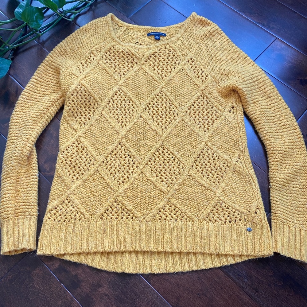 American eagle sweater